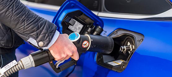 04_Toyota-levert-nieuwe-Mirai-inclusief-eigen-waterstoftankstation-555-Waterstof-ontzettend-belangrijk.jpg