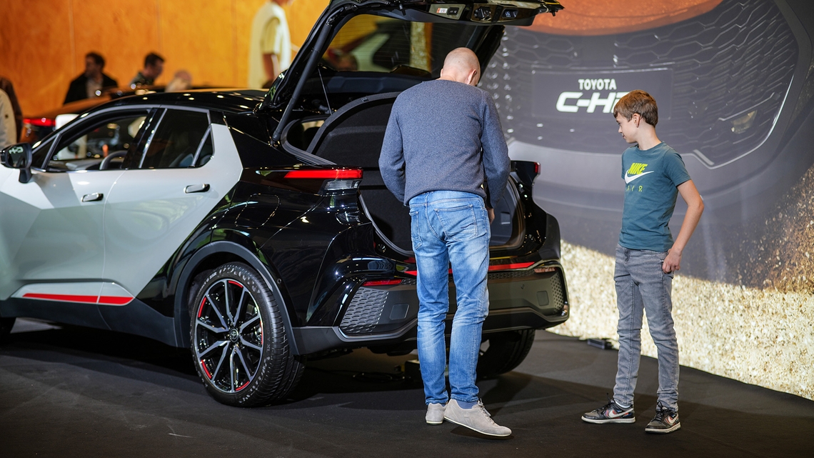 toyota-chr-30-ext-achterkant