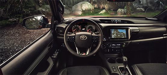 Toyota-Hilux-spotlight-4